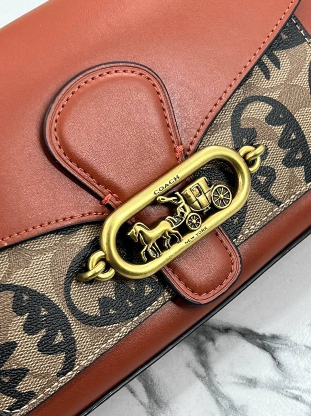 COACH SMALL JADE SHOULDER BAG พร้อมส่งที่ไทย