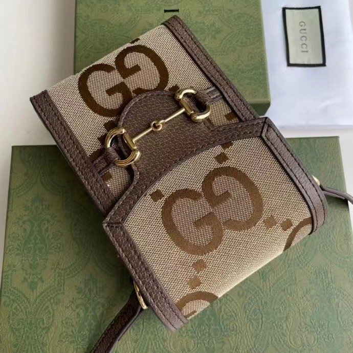 Gucci Jumbo GG mini bag / Gucci Phone Bag เกรดใช้งานสลับใบจริงได้ ออริจินอล รุ่นยอดฮิต ไซส์มินิ ที่ใครๆก็ต้องรู้จัก!! กับคอลเล็กชั่น Gucci Love Parade กระเป๋าขนาดมินิใบนี้รังสรรค์ด้วยผ้าแคนวาส GG จัมโบ้พร้อมตกแต่งด้วยฮาร์ดแวร์ฮอร์สบิต
