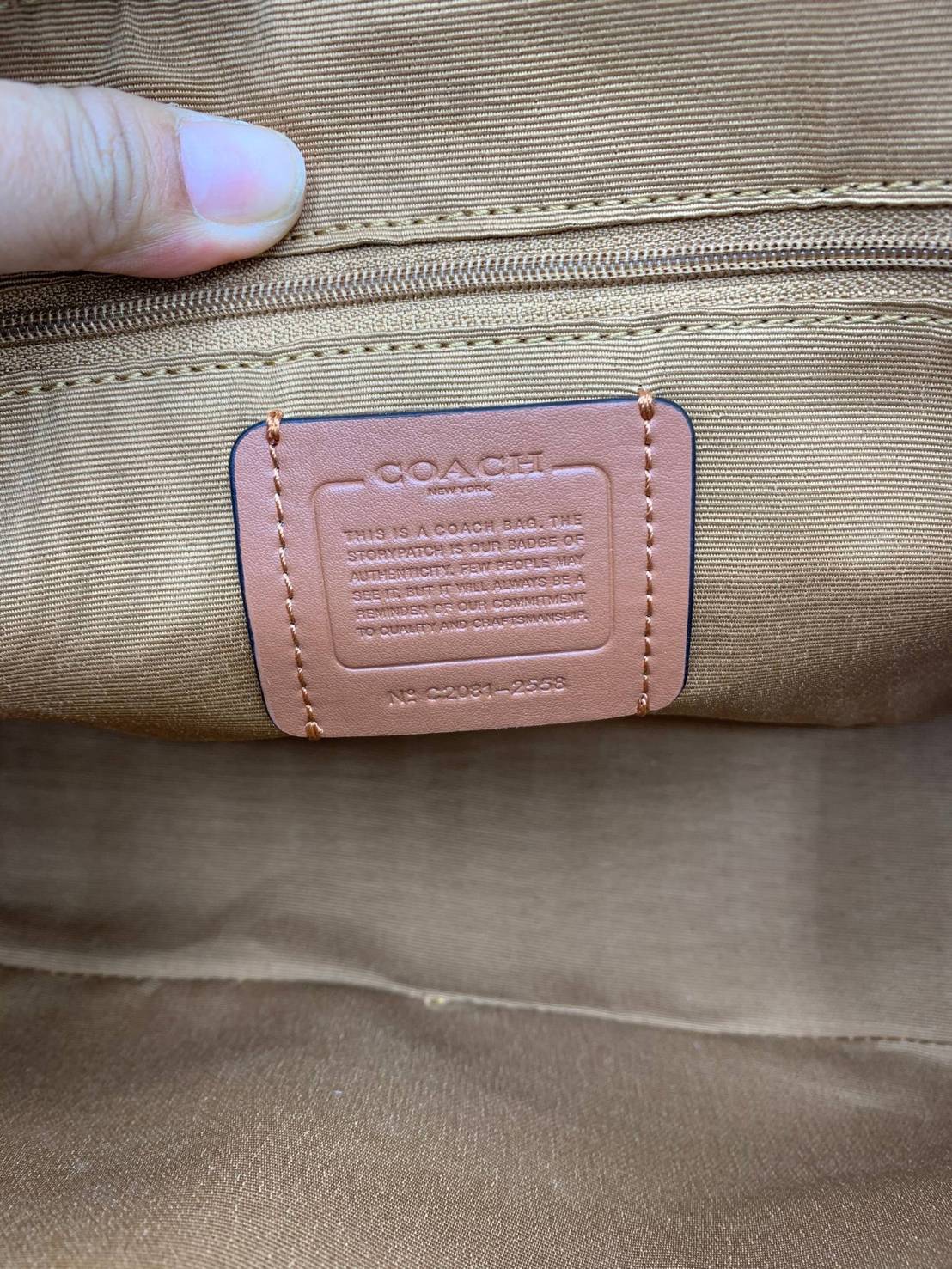 Coach KATY SATCHEL IN SIGNATURE CANVAS (COACH 2558)