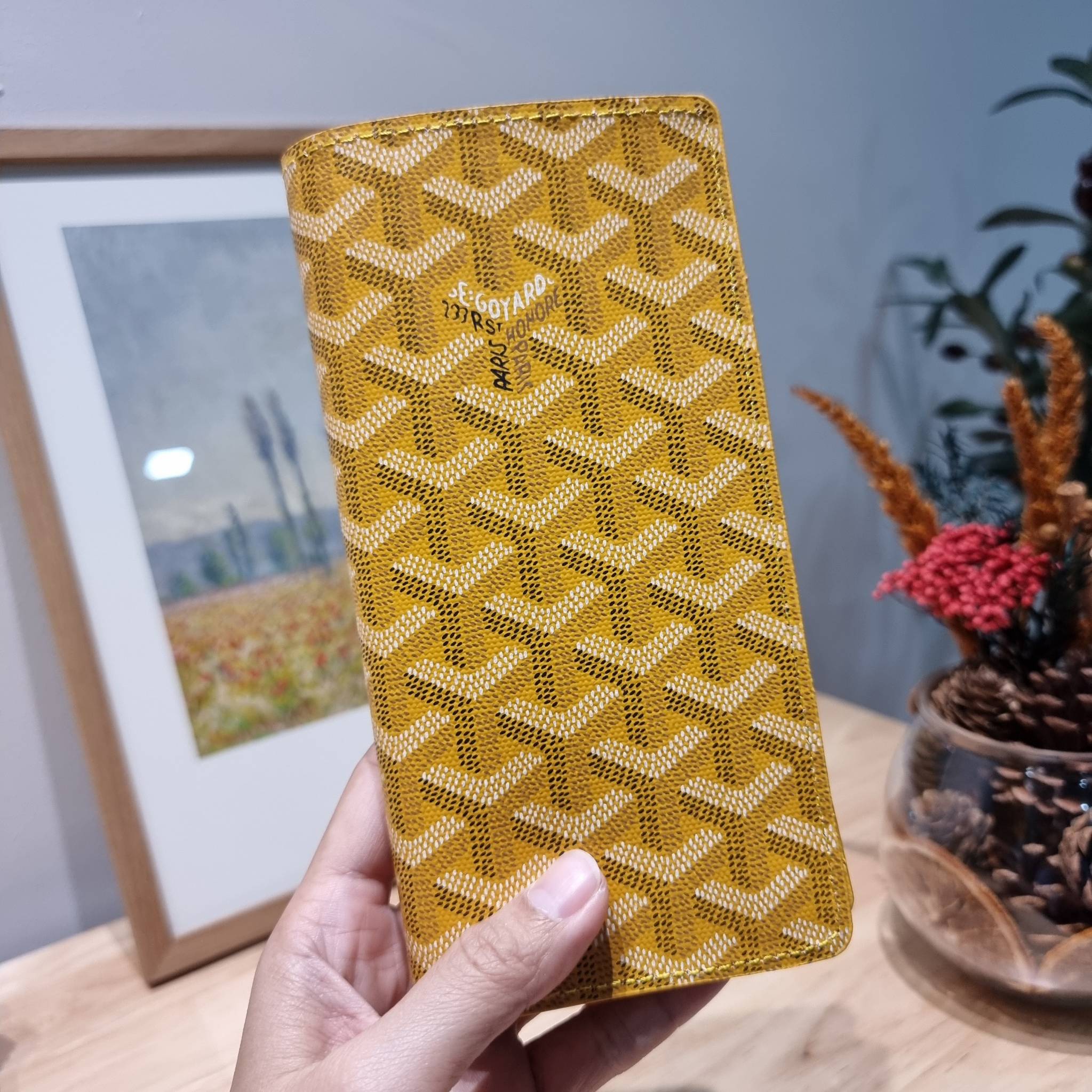 Goyard Bi Fold Long Wallet / GOYARD FLAP WALLET / Goyard Long Wallet กระเป๋าสตางค์ใบยาว รุ่น unisex ที่ใช้ได้ทั้งหนุ่มๆและสาวๆ ไอเท็มนี้ตอบโจทย์สำหรับคนที่ชอบเก็บบัตรเยอะๆ