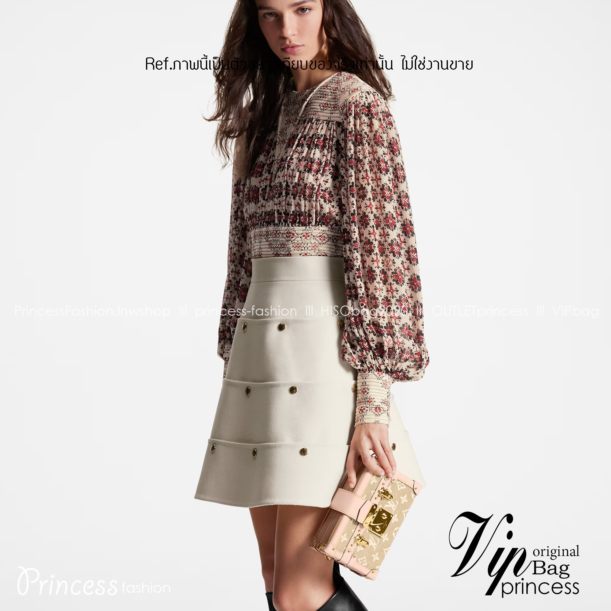 LV Petite Malle handbag soft beige color with golden reflections เกรดท็อปออริจินอล มีความละเอียดของเนื้องานมากที่สุด ปราณีตตรงปกทุกใบ ใช้สลับของแท้ได้ ใช้งานต่างประเทศได้ เข้าออกผ่านทุก ตม. สุดยอดเดอะเบสท์ไอเท็ม สวยหรู ผู้ดี หรูหรา ดูแพงมาแต่ไกล