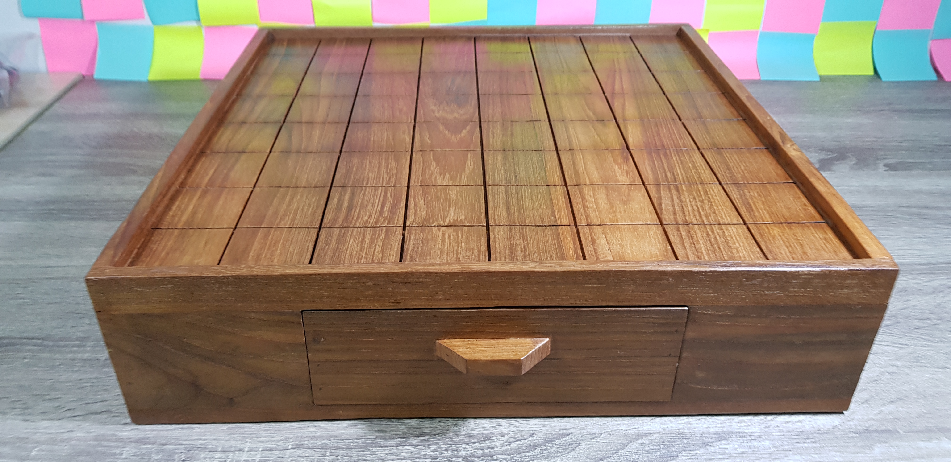 ชุดหมากรุกไทยคาณฑีวะพร้อมกระดานลิ้นชักไม้และกล่องไม้แบบมีช่อง