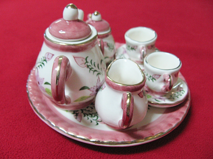 ชุดกาน้ำจิ๋ว ลายดอกบัวสีชมพูค่ะ