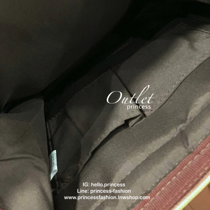 Anello polyurethane leather rucksack รุ่น Mini และ Classic กระเป๋าเป้จากแบรนด์เล็กๆมาสู่แบรนด์ดังทั้งในไทยและญี่ปุ่น วัสดุหนังpuแต่งลายหินอ่อนหนังนิ่ม กันน้ำได้ ภายในมีช่องเล็ก2ช่อง เปิดปิดด้วยซิปคู่ ปากกระเป๋าเป็นโครงสะดวกต่อการหยิบจับของภายใน ด้านข้างมี