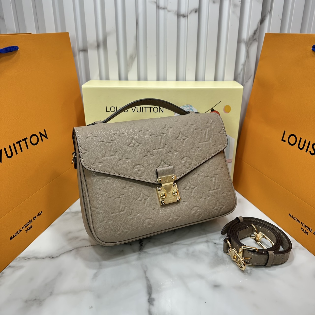 ORI หนังแท้ | LV Pochette Metis Monogram Empreinte leather กระเป๋าสะพาย อีกหนึ่งผลงานเด่นประจำฤดูกาล Spring 2021