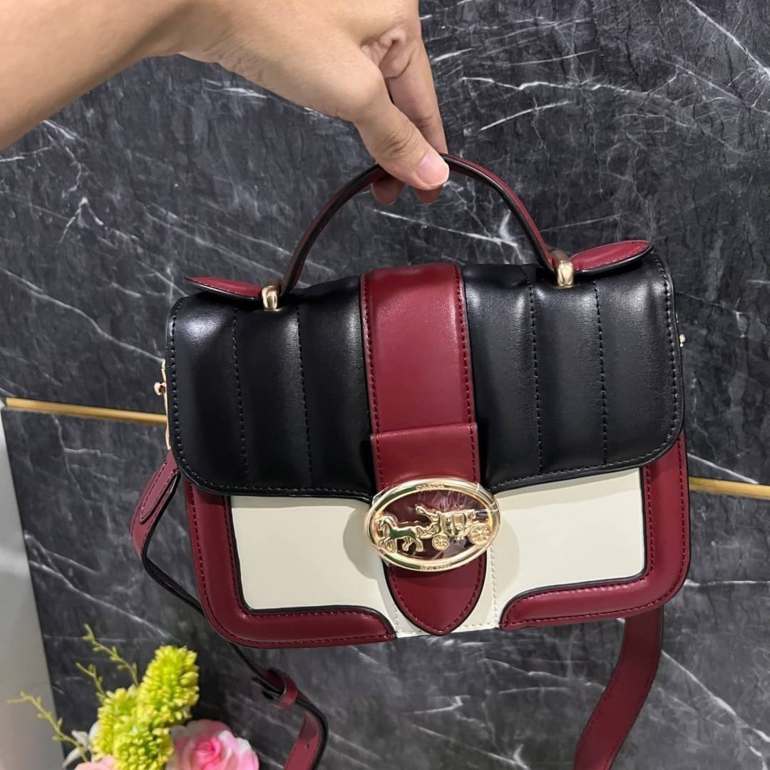 COACH SMALL GEORGIE TOP HANDLE IN BLOCKED SIGNATURE CANVAS ((6504//0468//6192//6015)) compact body portable shoulder bag 🌈ห้ามพลาด รุ่นแนะนำค่าา! พร้อมส่งทันที! กระเป๋าหิ้ว//สะพายข้างได้ วัสดุหนังแท้ 🔺หนึ่งใบทำลายหนังผสมกัน3แบบได้ลงตัวสวยง