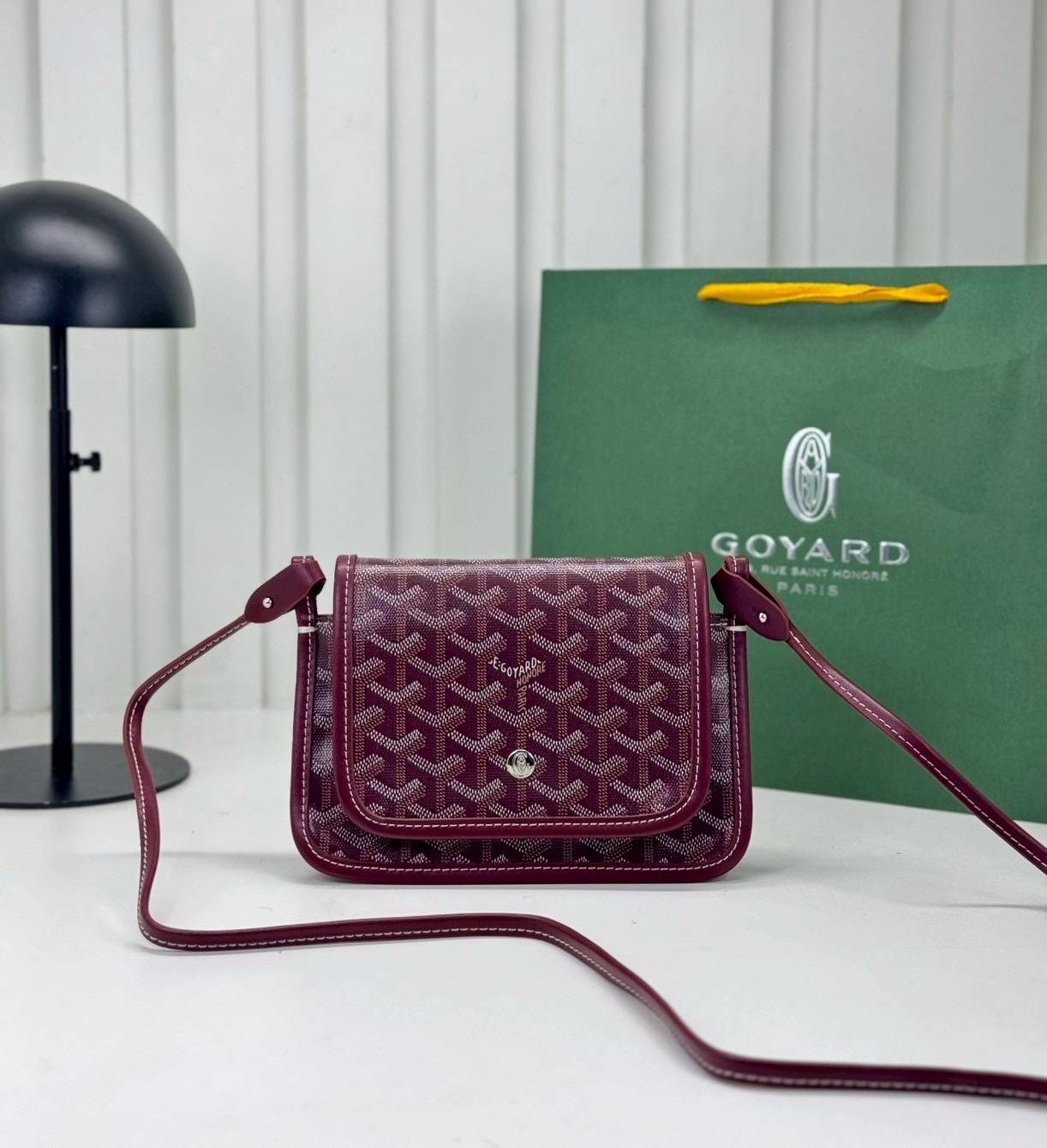 10 สี ORI หนังแท้ | GOYARD Plumet pouch-wallet กระเป๋าสะพายใบเล็กกะทัดรัด ดีไซน์กระเป๋าสตางค์ Plumet ดีไซน์มาพร้อมช่องใส่เหรียญ ธนบัตร และบัตรต่างๆ สามารถสะพายไหล่เป็นกระเป๋าสะพายข้างได้เหมือนกระเป๋าใบเล็ก