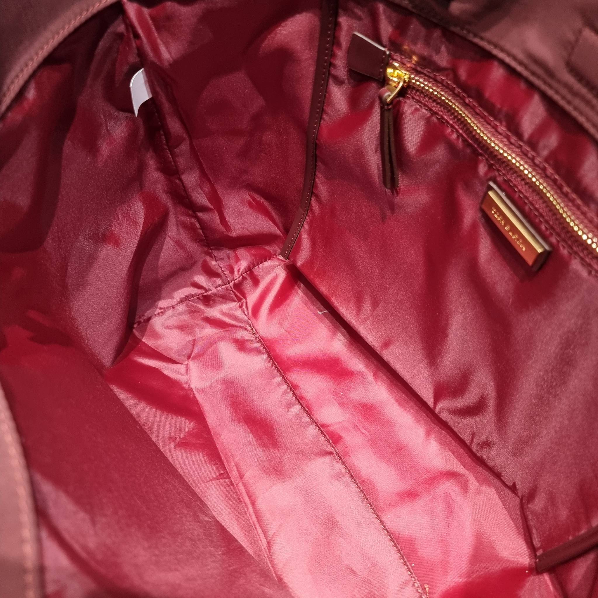 TORY BURCH Ella Chain Tote Bag / TORY TOTE NYLON BAG พร้อมส่ง 4 สี กระเป๋าสะพายทรงโท้ทใบใหญ่ จุของไปเลยแน่นๆ รูปทรงคลาสสิคชวนใช้ โดดเด่นด้วย patch โลโก้ แนะนำรีบสั่งใช้ไปสวยก่อนใครได้เลยน้า