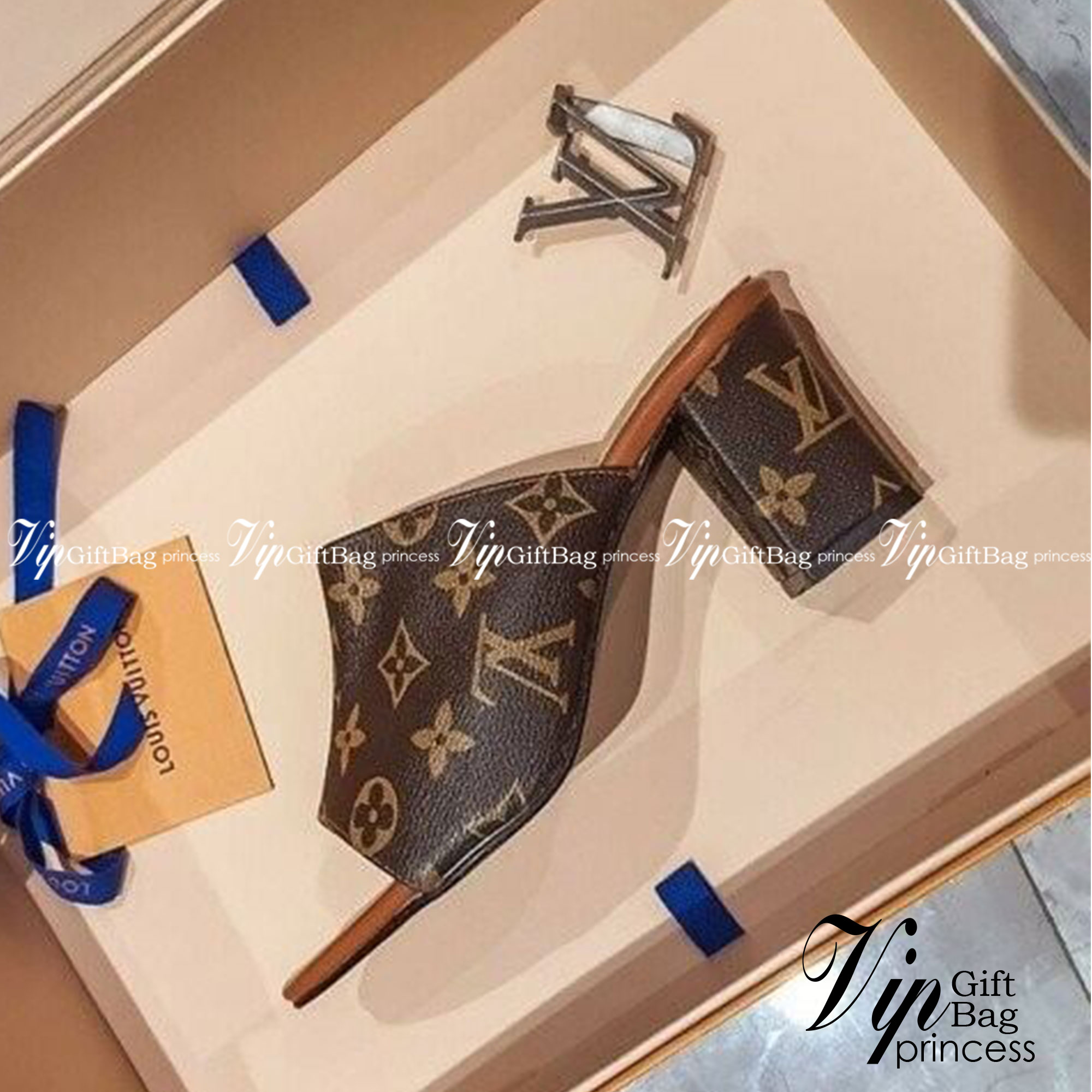 Louis Vuitton LV Shoes รองเท้างานสวม เรียบหรู งานไฮมากคะ งานแต่งโชว์หลายหลังแบรนด์ สวมใส่ง่าย แมทส์ชุดง่าย ส้นแท่ง ยื่นเดิน ใส่สบาย ไม่เมื่อย