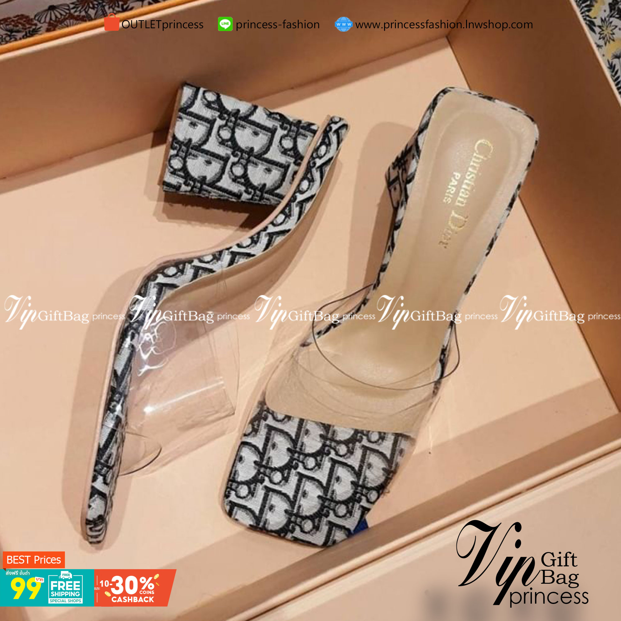 Christian Dior งานสวม คาดพบาสติกใสอย่างดี เนื้อนุ่ม วัสดุผ้าลายแบรนด์ เก๋ๆ กับส้น 3 เหลียม สวมเก๋ ใส่สบาย ไม่เมื่อย แมทส์ชุดง่าย น้ำหนักเบา