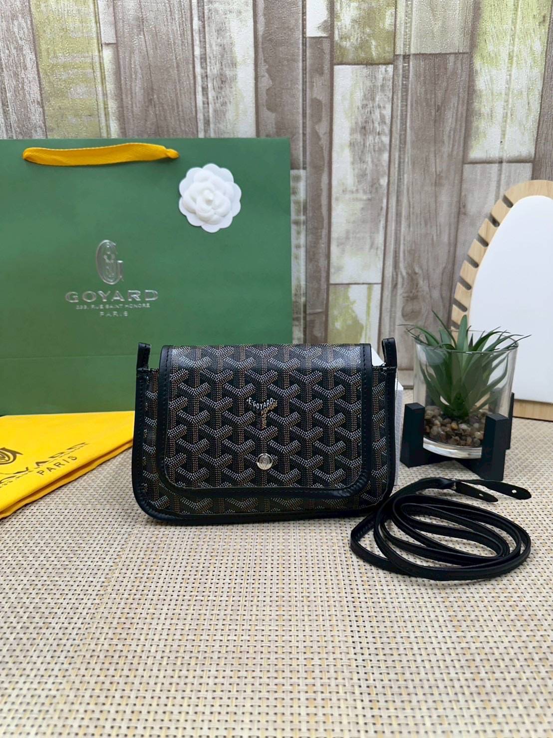 พร้อมส่ง 10 สี ORI หนังแท้ | GOYARD Plumet pouch-wallet กระเป๋าสะพายใบเล็กกะทัดรัด ดีไซน์กระเป๋าสตางค์ Plumet ดีไซน์มาพร้อมช่องใส่เหรียญ ธนบัตร และบัตรต่างๆ