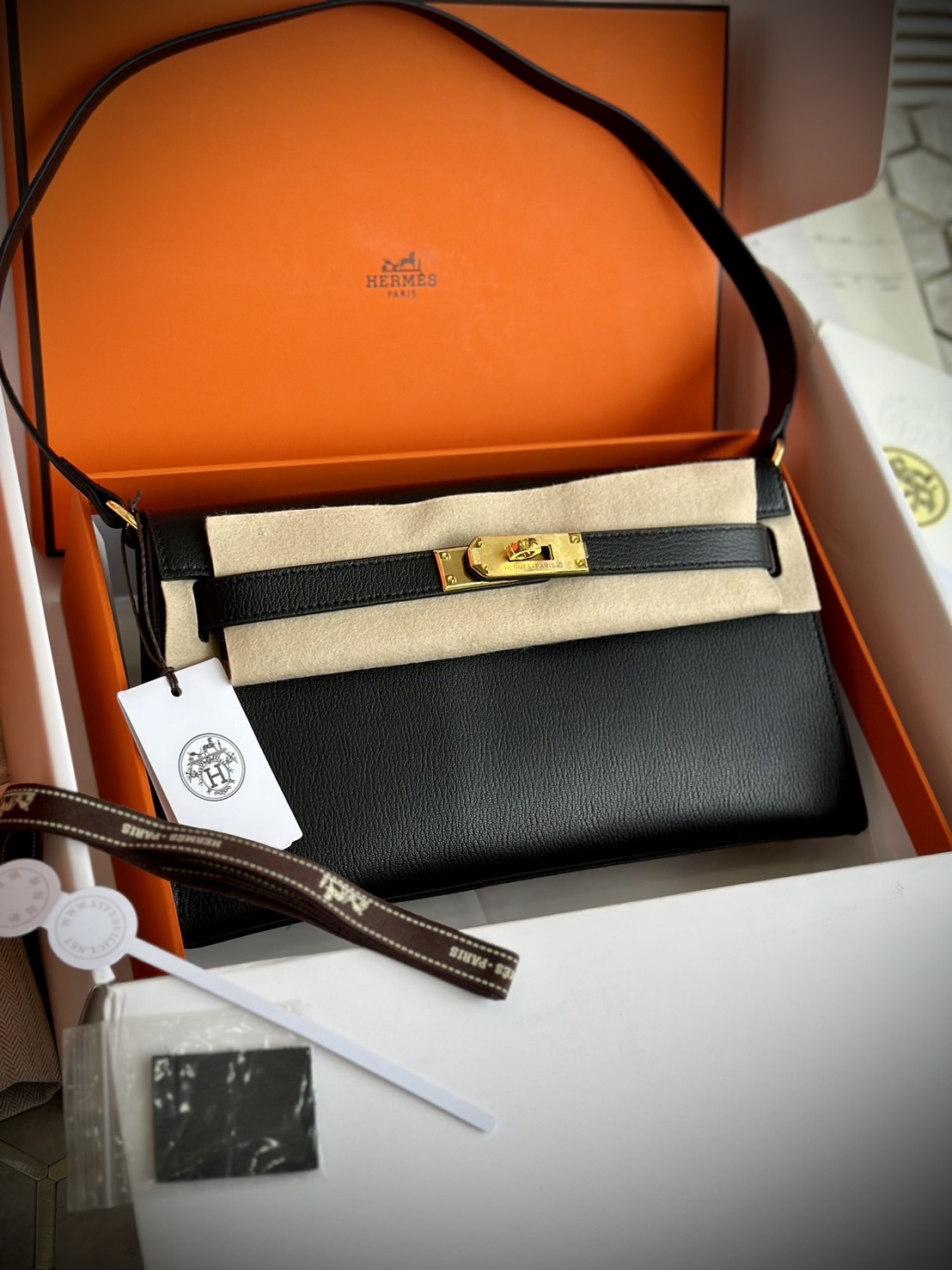 HERMES Kelly Classique To Go wallet swift leather เกรดงานดีสุด กระเป๋าแบรนด์หรูทรงกระเป๋าสตางค์ หนังแท้ เกรดออริ ท็อป สลับแท้ 1:1 ใช้งานต่างประเทศได้