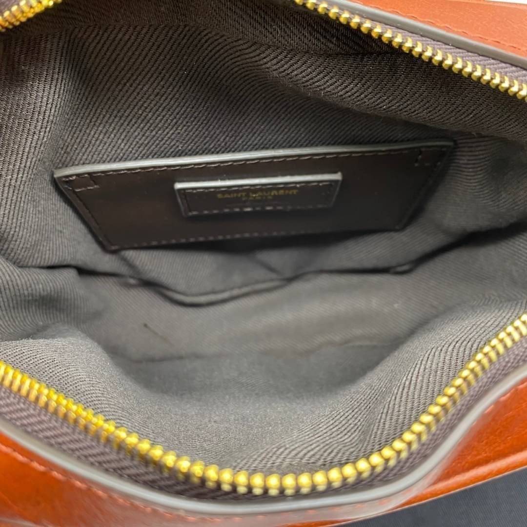 ORI SAINT LAURENT Leather-Trimmed Monogrammed Coated-Canvas Messenger Bag / YSL Messenger Bag เกรดออริจินอล หนังแท้ ใช้งานต่างประเทศได้ ภาพถ่ายจากงานขายจริง กระเป๋าสะพายสไตล์วินเทจ งานหนังแท้สวย โทนสีผู้ดีมากค่ะ ภายในโล่งจะสะพายไหล่ CROSSBODY ก็ดูดี สินค้