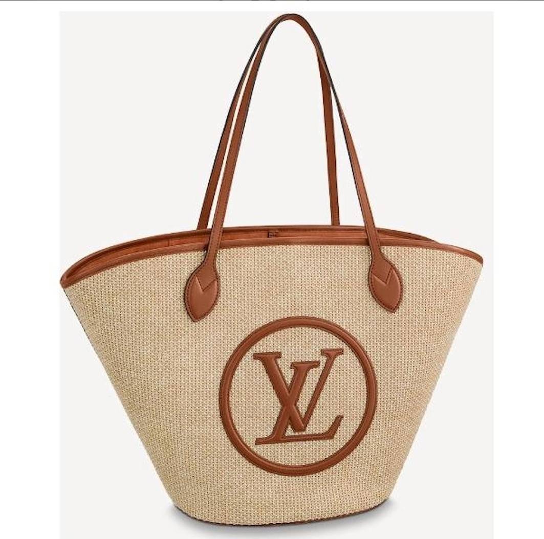 LV SAINT JACQUES LIMITED BAG ไอเท็ม เอ็กซ์คลูซีพจัดมาให้สาวๆโดยเฉพาะ!! กระเป๋าสะพายใบใหญ่รุ่นลิมิเต็ดหายาก ด้วยวัสดุสังเคราห์จากธรรมชาติ สานเต็มใบออกมาเป็นลวดลายสวยงาม และยังโดดเด่นด้วยโลโก้ สีโทนอุ่น ทำให้ไอเท็มนี้ ดูดีน่าค้นหา มาพร้อมใบลูกอีกหนึ่ง ที่สา