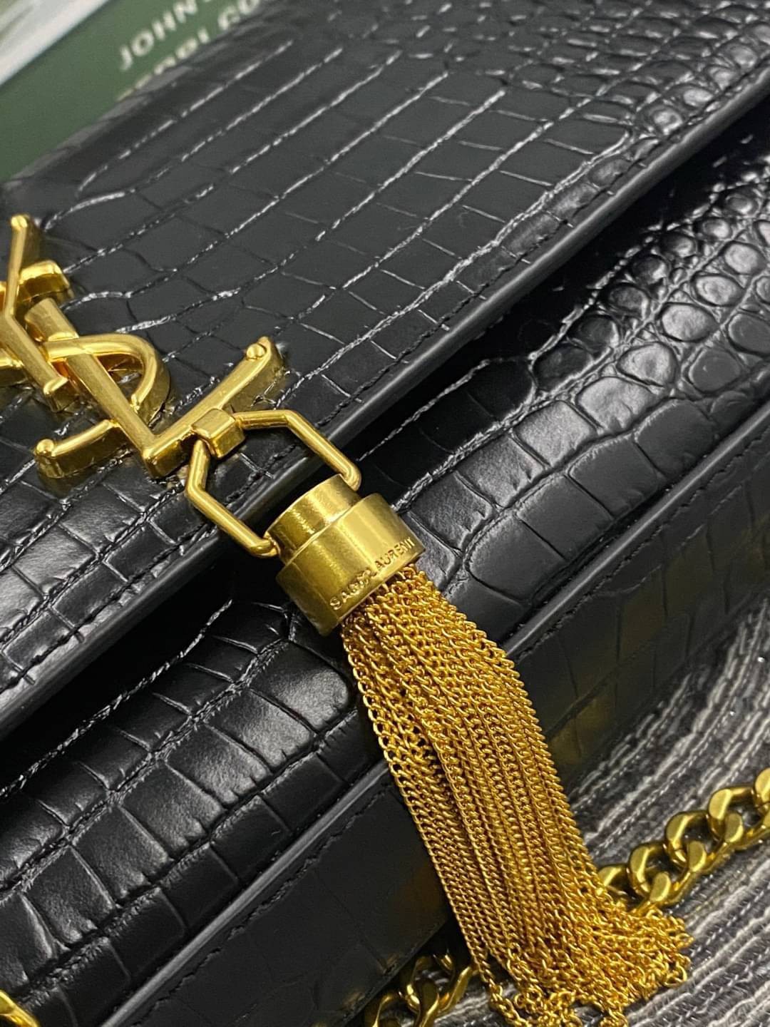 VIP 】หนังแท้ YSL Saint Laurent Kate Tassel Bag in Black Crocodile-Embossed Leather with Gold Hardware