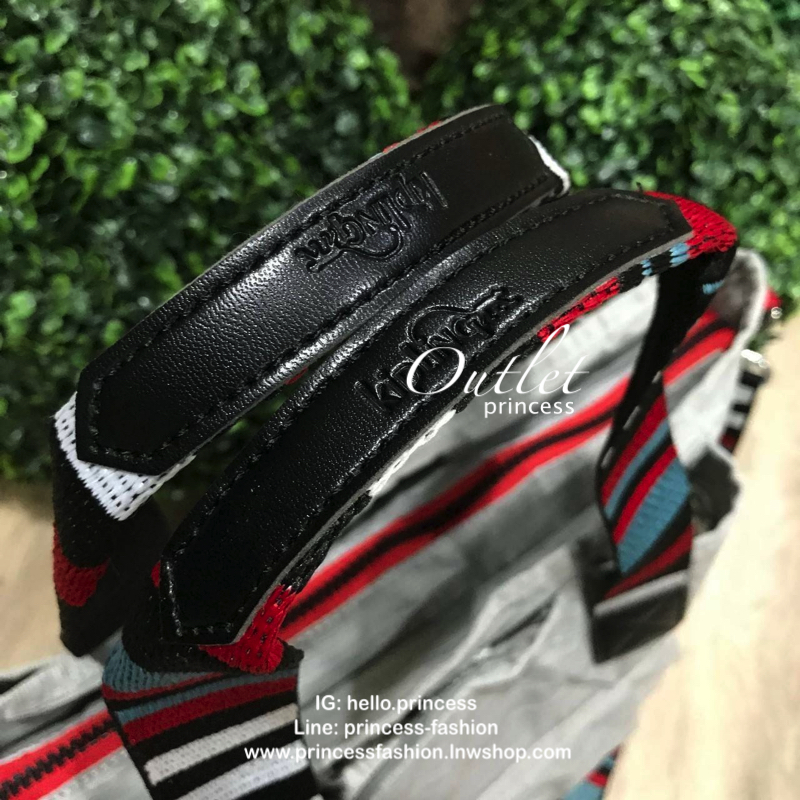 KIPLING SHOULDER BAG WITH ZIPS กระเป๋าสะพายใบใหญ่รุ่นล่าสุดวัสดุ Nylon & Polyester 100% มีช่องแบ่ง3ช่องเป็นสัดส่วน ช่องกลางเปิดปิดด้วยซิปแบรนด์มาพร้อมพวงกุญเเจลิงถอดเเยกได้ ภายในมีโลโก้ ช่องซิป ช่องใส่มือถือ สายคล้องพวงกุญแจ กว้างและจุสุดๆ ใส่เอกสาร A4 หน