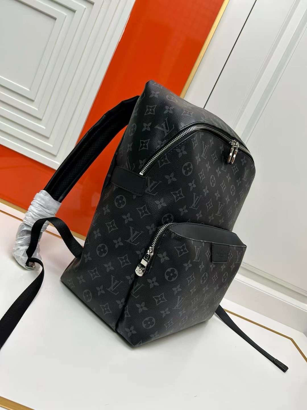 LV Discovery Backpack MM Monogram canvas / LV Backpack Black กระเป๋าเป้โมโนแกรมสีดำคลาสสิก เกรดออริ สลับแท้ 1:1 ใช้ต่างประเทศได้