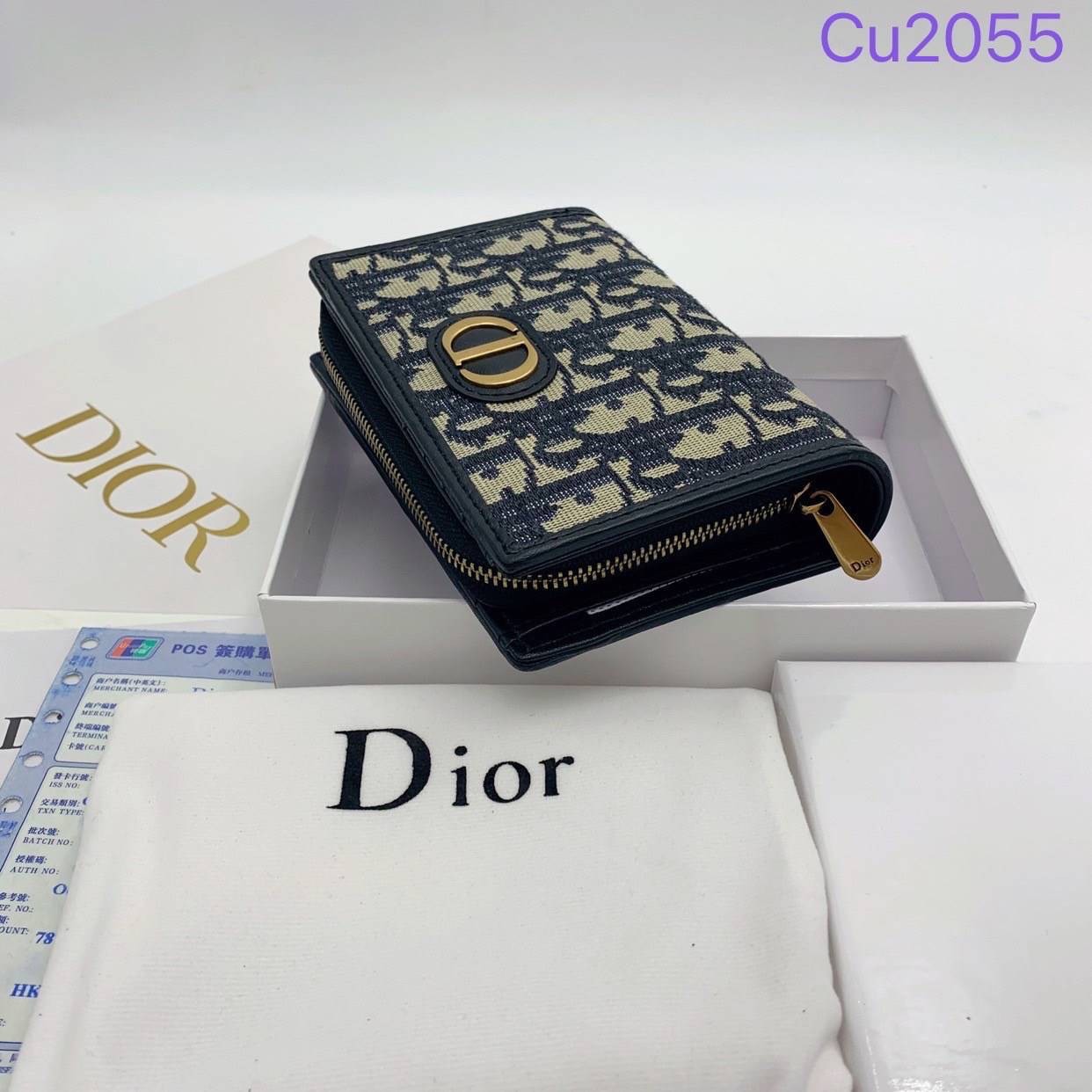 DIOR Zipped Wallet jacquard leather / DIOR Card Holder กระเป๋าสตางค์ ใบกลางแบรนด์หรู พร้อมช่องซิปกลาง ใส่บัตร ใส่ธนบัตรได้เยอะ ครบจบในใบเดียว พร้อมส่งที่ไทย ภาพสินค้าถ่ายจากงานขายจริง ใช้งานต่างประเทศได้