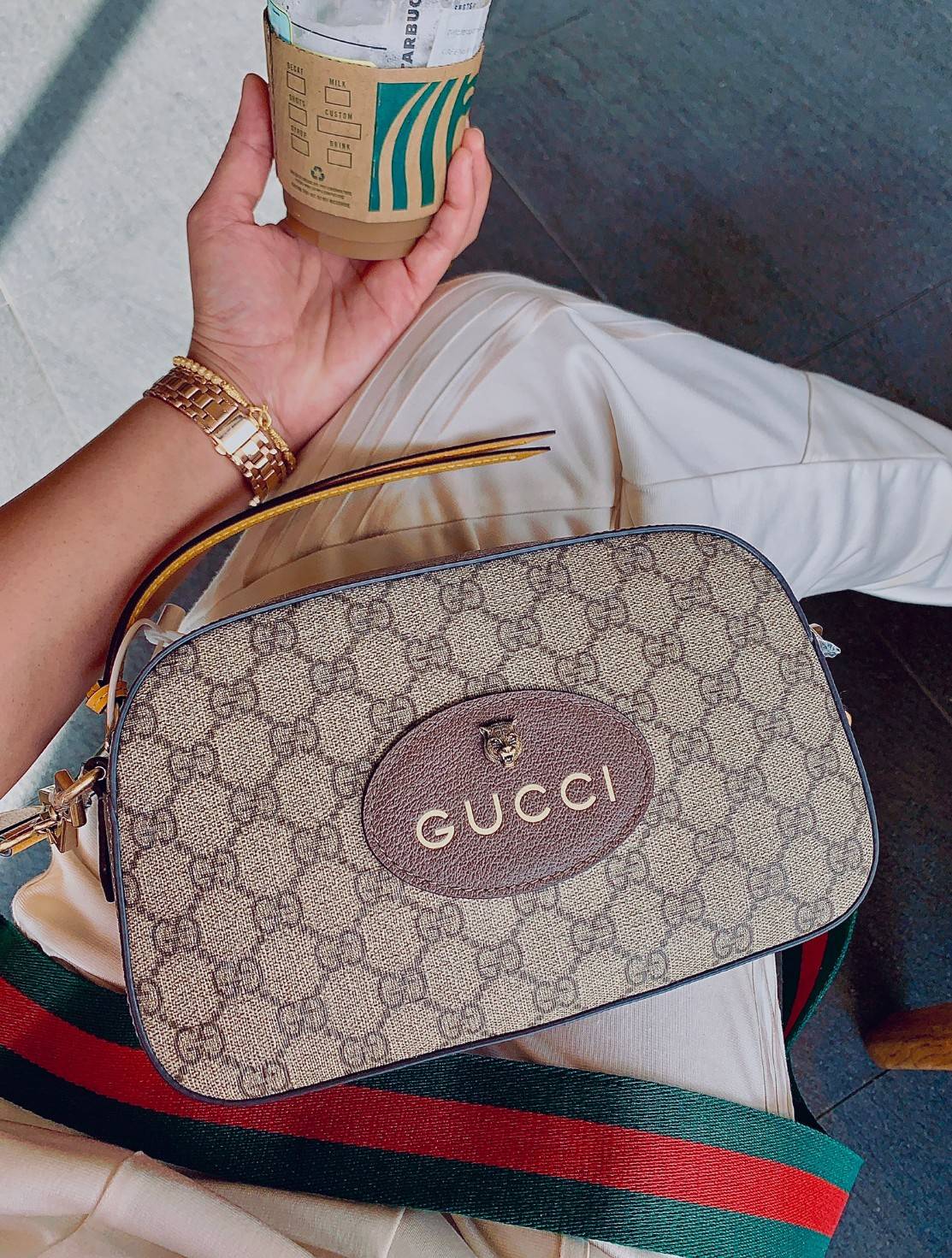 ORI หนังแท้ GUCCI GG SUPREME MESSENGER BAG กระเป๋ารุ่น Unisex ใช้ได้ทั้งหญิงชาย อีกหนึ่งไอเทมที่ต้องมีติดตัวสักใบค่ะ กระเป๋าสะพายข้างหรือครอสบอดี้ร์ งานหนังแกะแท้คุณภาพเกินราคา