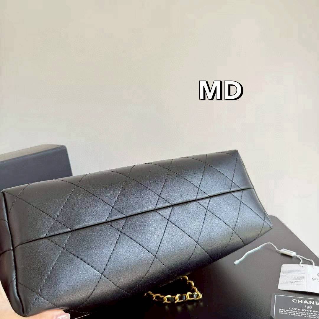 Chanel Shopping Bag 25A Suede Bag กระเป๋าช้อปปิ้งทรงโท้ท มีทั้งแบบงานหนังเต็มใบ/ทูโทน/และงานหนังกลับ สวยหรูหรา คอลใหม่