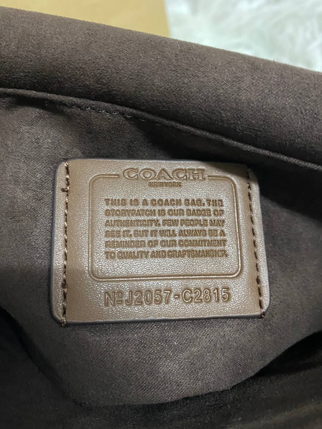 คอลเลคชั่นใหม่ ทั้งสวยทั้งคุณภาพค่ะ😘 COACH KARLEE CROSSBODY BAG 💐พร้อมส่ง ได้ไปไม่ผิดหวังแน่นอนค่ะ! สวยๆแบบคนดังระดับโลกกันค่าา กระเป๋าสะพายแบบครอสบอดี้ร์ หนังแท้นิ่มสวยงามมากๆค่ะ รูปทรงน่ารักกระทัดรัด เปิดปิดกระเป๋าแบบหมุนล็อค ภายในสามารถ