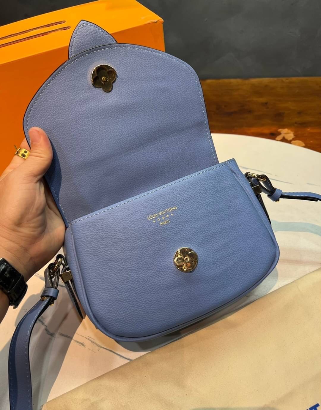 VIP 】หนังแท้ Louis Vuitton Crossbody & Shoulder Bag พร้อมส่งที่ไทย 4 สี