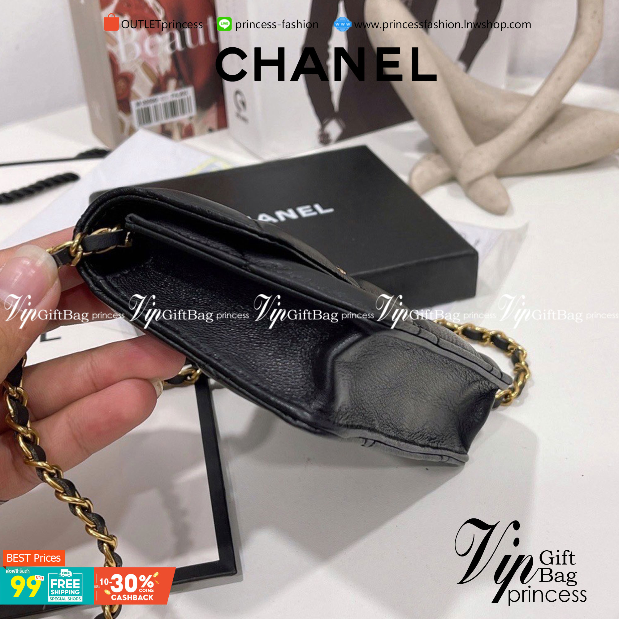 VIP 】CHANEL BLACK WALLET MINI BAG VIP GIFT WITH PURCHAS-GWP รุ่นยอดนิยมไอเท็มฮิตวัสดุหนังคาเวียร์สวยคลาสสิคเปิดปิดด้วยฝาปิดกระดุมด้านหน้ามีโลโก้แบรนด์อะไหล่ทองสวยหรูดูดีมาพร้อมสายโซ่ทองร้อยหนังจะสะพายไหล่ หรือ Crossbody ก็ดูดี ภายในมีโลโก้และช่องแบ่งสามาร
