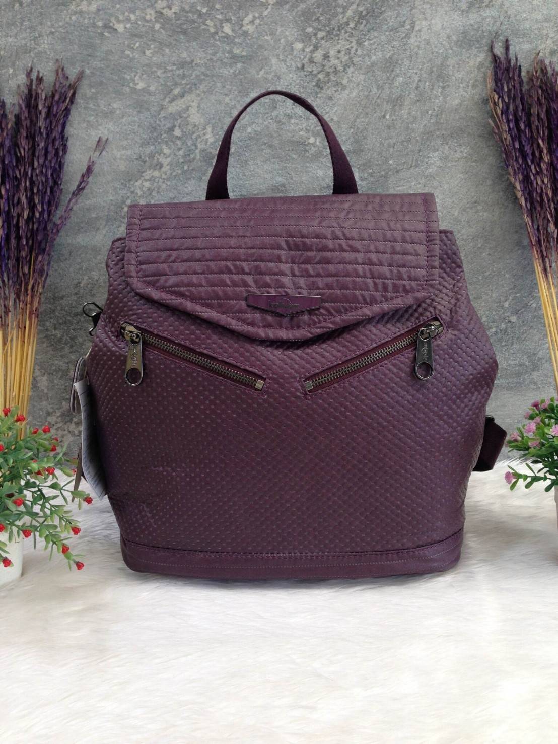 New arrival Kipling backpack and handdle bag 2018 K13287 factory oem HK พร้อมส่งที่ไทย รุ่นใหม่ล่าสุด กระเป๋าสะพายหลัง วัสดุไนล่อนพิเศษคุณภาพสูง กันน้ำระดับนึง ด้านหน้าออกแบบเป็นช่องซิป ช่องลึกใส่ของจุกจิก เปิดปิดกระเป๋าแบบกระดุมแม่เหล็ก ปากกระเป๋ามีที่เก