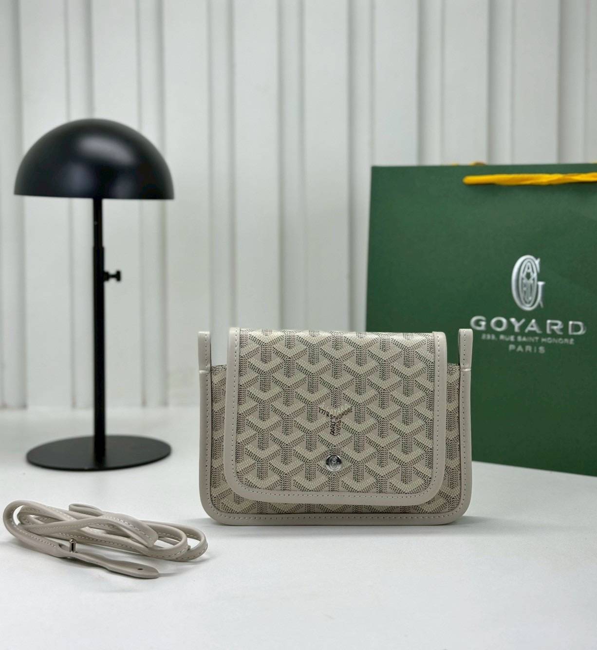 10 สี ORI หนังแท้ | GOYARD Plumet pouch-wallet กระเป๋าสะพายใบเล็กกะทัดรัด ดีไซน์กระเป๋าสตางค์ Plumet ดีไซน์มาพร้อมช่องใส่เหรียญ ธนบัตร และบัตรต่างๆ สามารถสะพายไหล่เป็นกระเป๋าสะพายข้างได้เหมือนกระเป๋าใบเล็ก