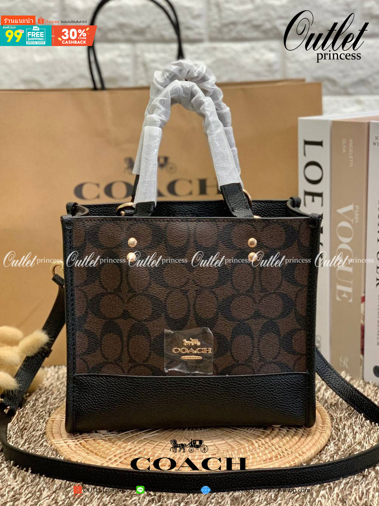 น่าใช้มากๆ สวยเกินราคาไปเลยจร้าา😘 COACH FIELD TOTE 22 SMALL BAG ((C5122)) พร้อมส่งความสวยที่ไทยค่ะ! กระเป๋าหิ้วหรือสะพายข้างได้ หนังแท้นิ่ม ใบจริงสวยมากๆเลยค่ะ ปากกระเป๋าแบบกระดุมแม่เหล็ก ภายในกว้างใส่ของจำเป็นของสาวๆได้เยอะเลย มีช่องซิปและช่องเล็