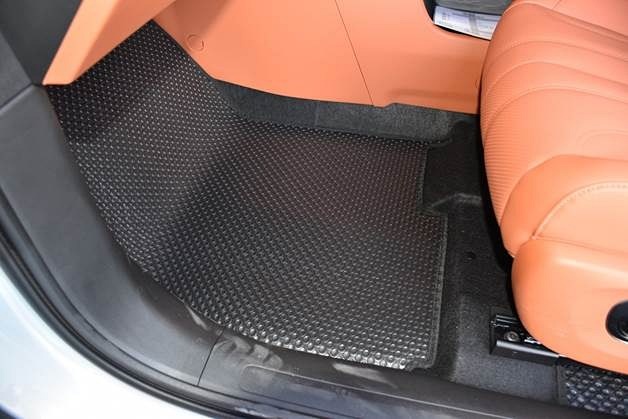 ยางปูพื้นรถยนต์ AION V พรมกระดุมเล็ก ไอออน วี สีดำ เข้ารูป ในรถ รวมท้าย 4ชิ้น