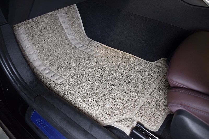 พรมไวนิลดักฝุ่นรีดขอบ BMW SERIES 3 (G20) 320d / 330i 2019 สีครีม