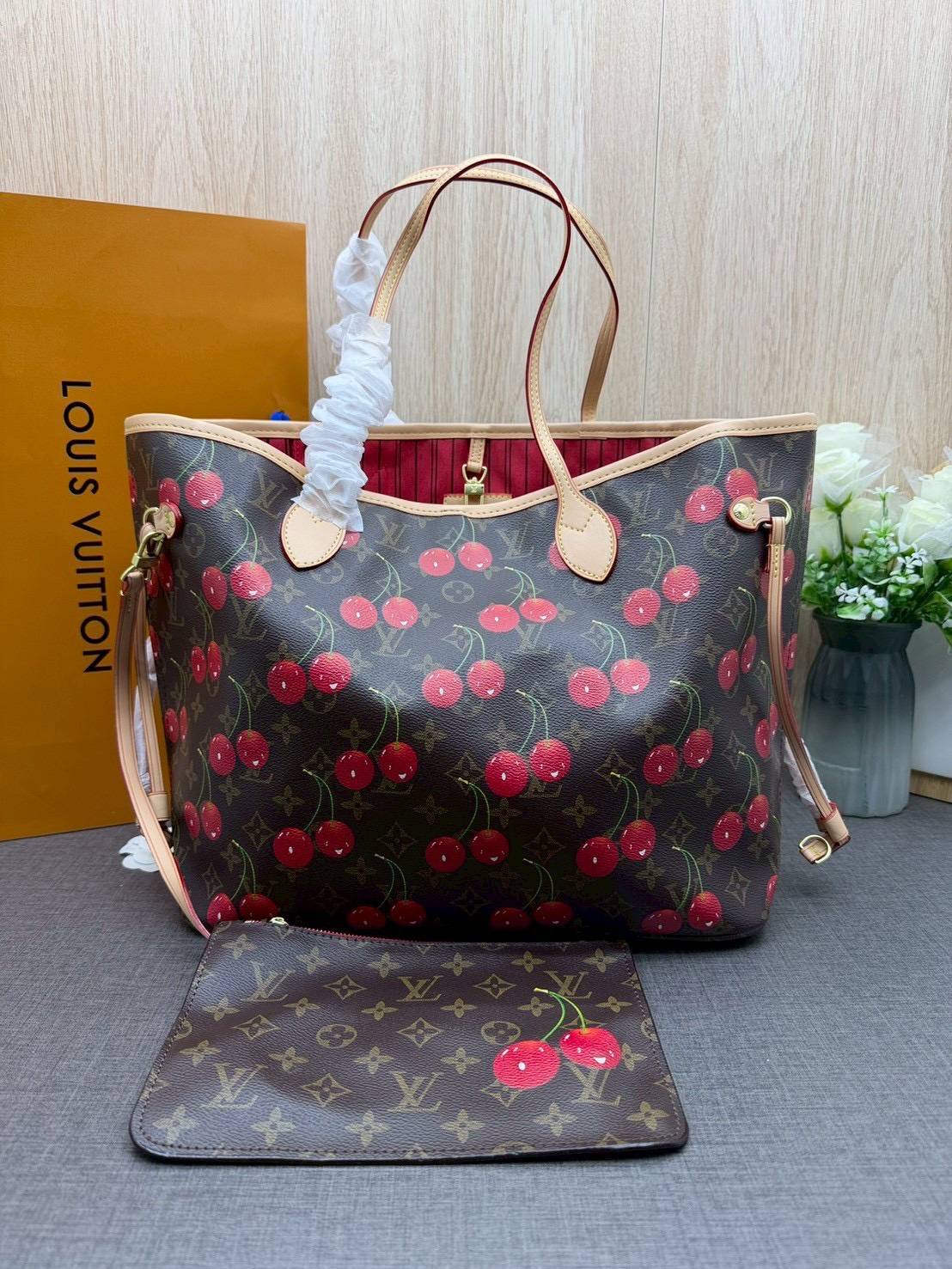ORI หนังแท้ | LV x TM - Neverfull MM Bag Monogram cherry canvas / LV Tote Bag กระเป๋าสะพายทรงโท้ทใบใหญ่ ลายเชอรี่น่ารักสดใส