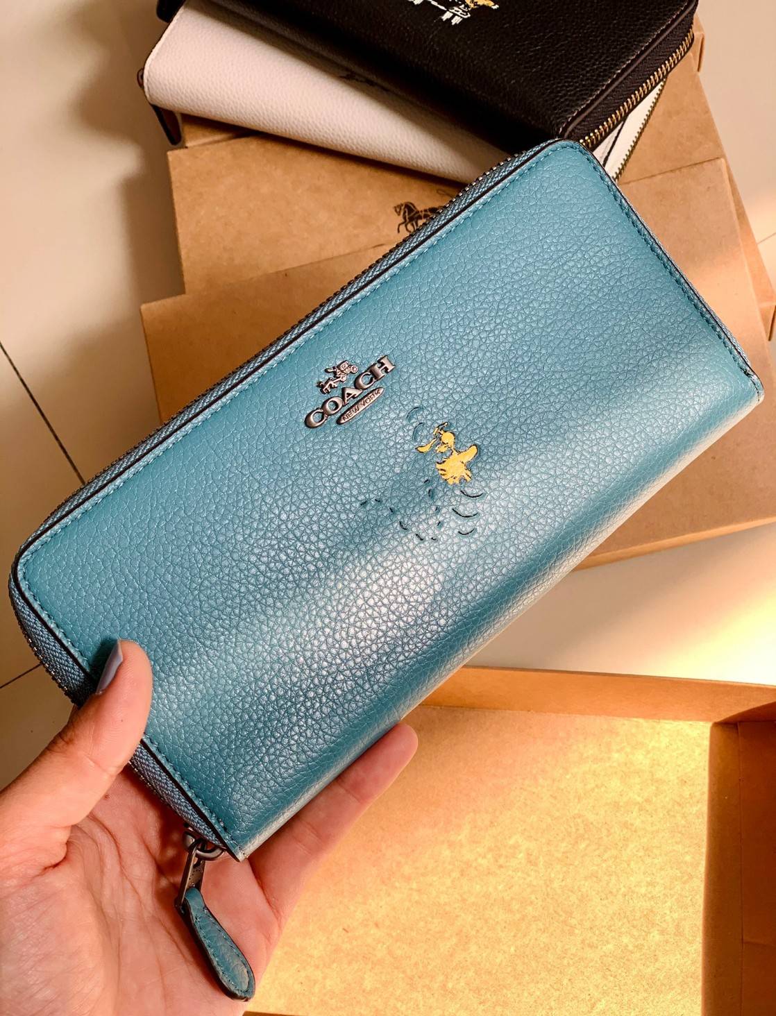 ของแท้ 💯% COACH ZIP WALLET SNOOPY LIMITED ((16122B)) พร้อมส่ง!! กระเป๋าเงินใบยาวซิปรอบ หนังแท้ลายหนังสวย