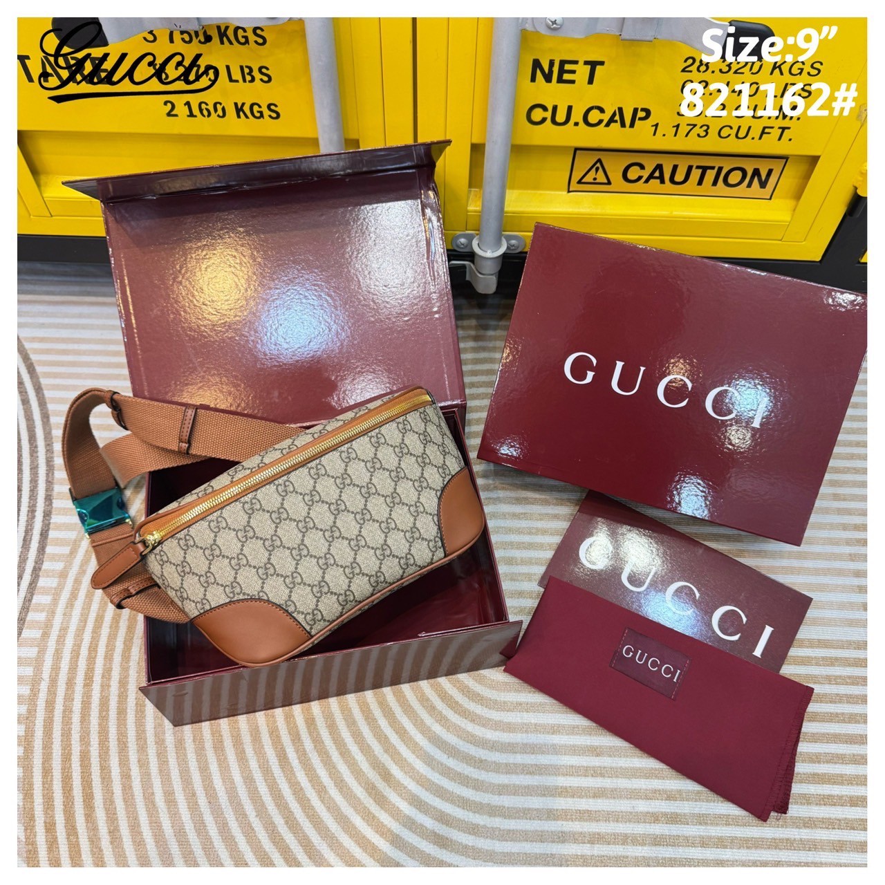 GUCCI GG Emblem medium belt bag กระเป๋าคาดอก/คาดเอวปรับโฉมใหม่ สวยสง่างาม สปอร์ตและเท่กว่าเดิม แต่ยังคงความคลาสสิค