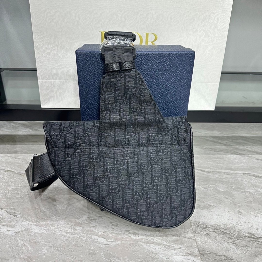 พร้อมส่ง 2 สี DIOR Saddle Bag Black Dior Oblique Jacquard กระเป๋าคาดอกดิออร์ เกรดออริ สลับแท้ 1:1 ใช้ต่างประเทศได้
