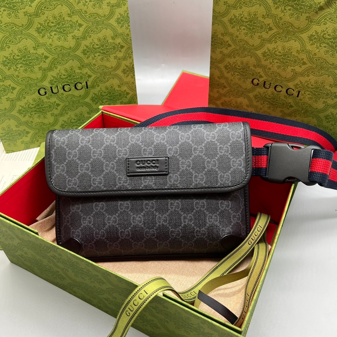 GUCCI Neo Vintage GG Supreme belt bag Black / Gucci Belt bag เกรดใช้งานสลับของแท้ เกรดออริจินอล ใช้ได้ทั้งชายหญิง งาน unisex ผลัดกันใช้ ^-^ ก็ได้ งานสวยตามรูป สินค้าขายดี ภาพสินค้าถ่ายจากงานขายจริง ใช้งานต่างประเทศได้