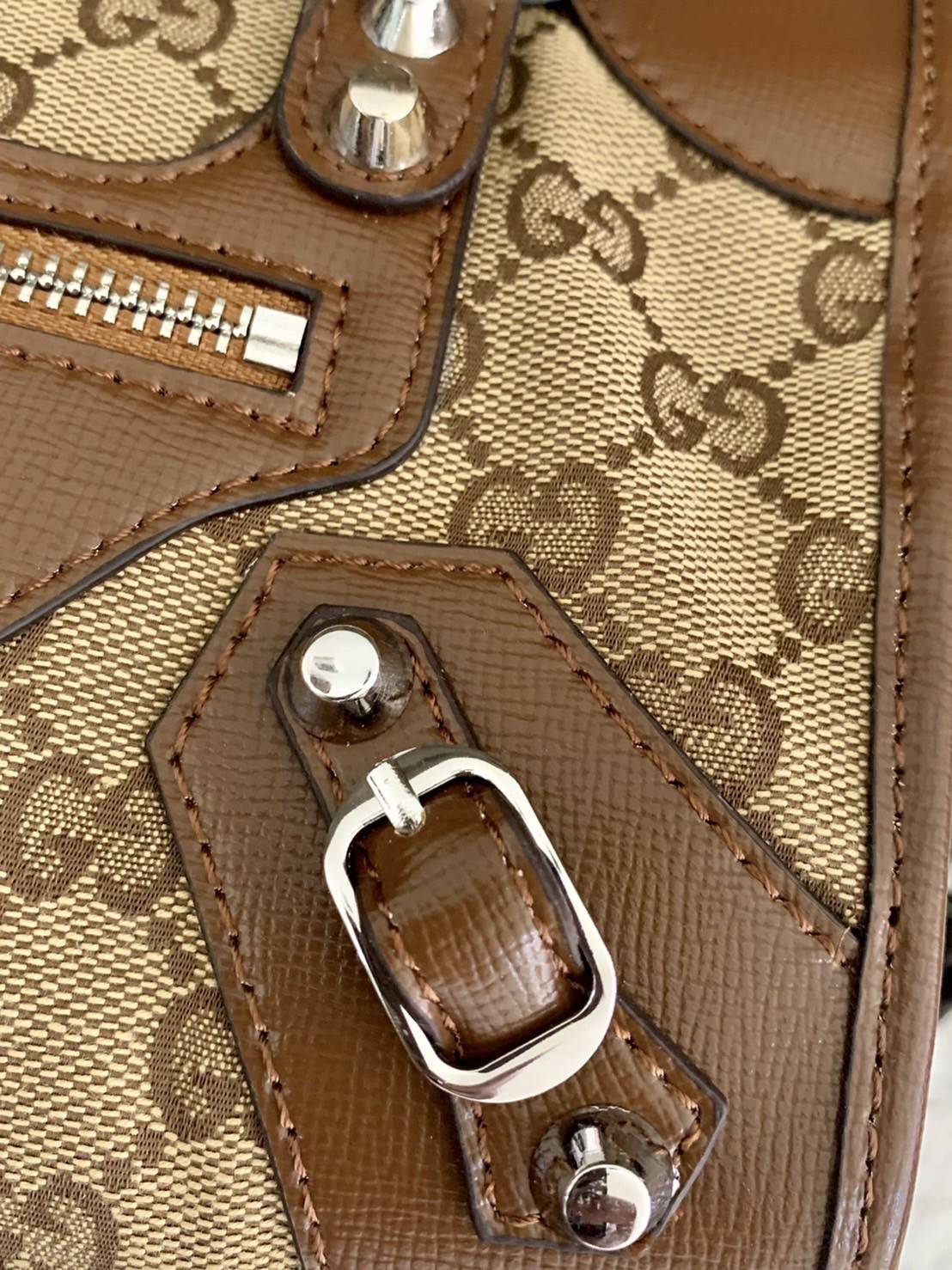 VIP 🥂 Gucci x Balenciaga The Hacker Project Mini Neo Bag คอลเลคชั่นร้อนๆ พร้อมเสิร์ฟ ที่่มีการผสมผสานระหว่างGucci & Balenciaga เข้าไว้ด้วยกัน ดีไซน์ล้ำสมัย วัสดุCanvas เย็บขอบด้วยหนังcalfskin อะไหล่เงิน ลวดลายสดใส ประทับตัวอักษรBalenciaga ลงบนผ้าเ