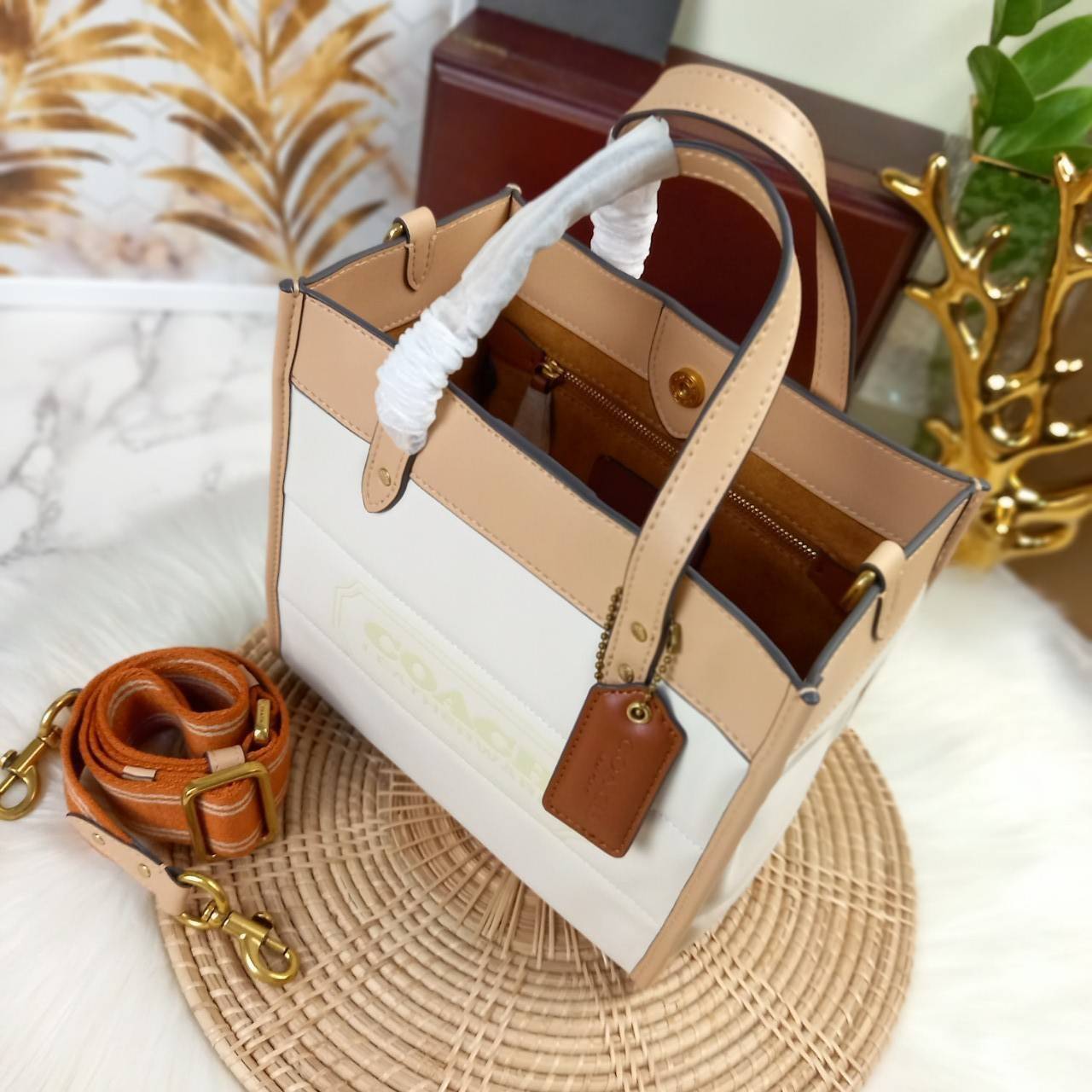 COACH CASUAL STYLE STREET STYLE 2WAY PLAIN LEATHER ELEGANT STYLE (C6958 C6852) 🌺 ที่สุด! ของที่สุด!! กระเป๋าถือ กระเป๋าสะพายรูปทรงสุดฮิต สุดคลาสสิค รุ่น UNISEX ที่ชิคๆ สบายๆ ได้ทั้งชายและหญิง// วัสดุหนังแท้ทั้งใบ ตัดเย็บด้วยหนังเนื้อนุ่มพิเศษ หนา 