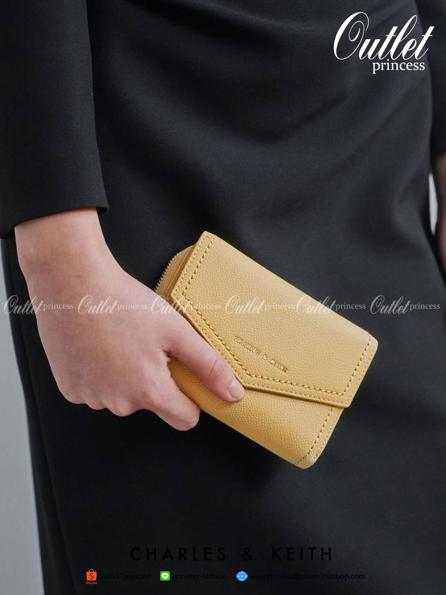 CHARLES & KEITH ENVELOPE SMALL WALLET กระเป๋าเงินใบกลาง วัสดุหนังพิมพ์ลายสีสวยน่ารัก ด้านหน้าปั๊มโลโก้แบรนด์ เปิดปิดด้วยกระดุมแม่เหล็ก