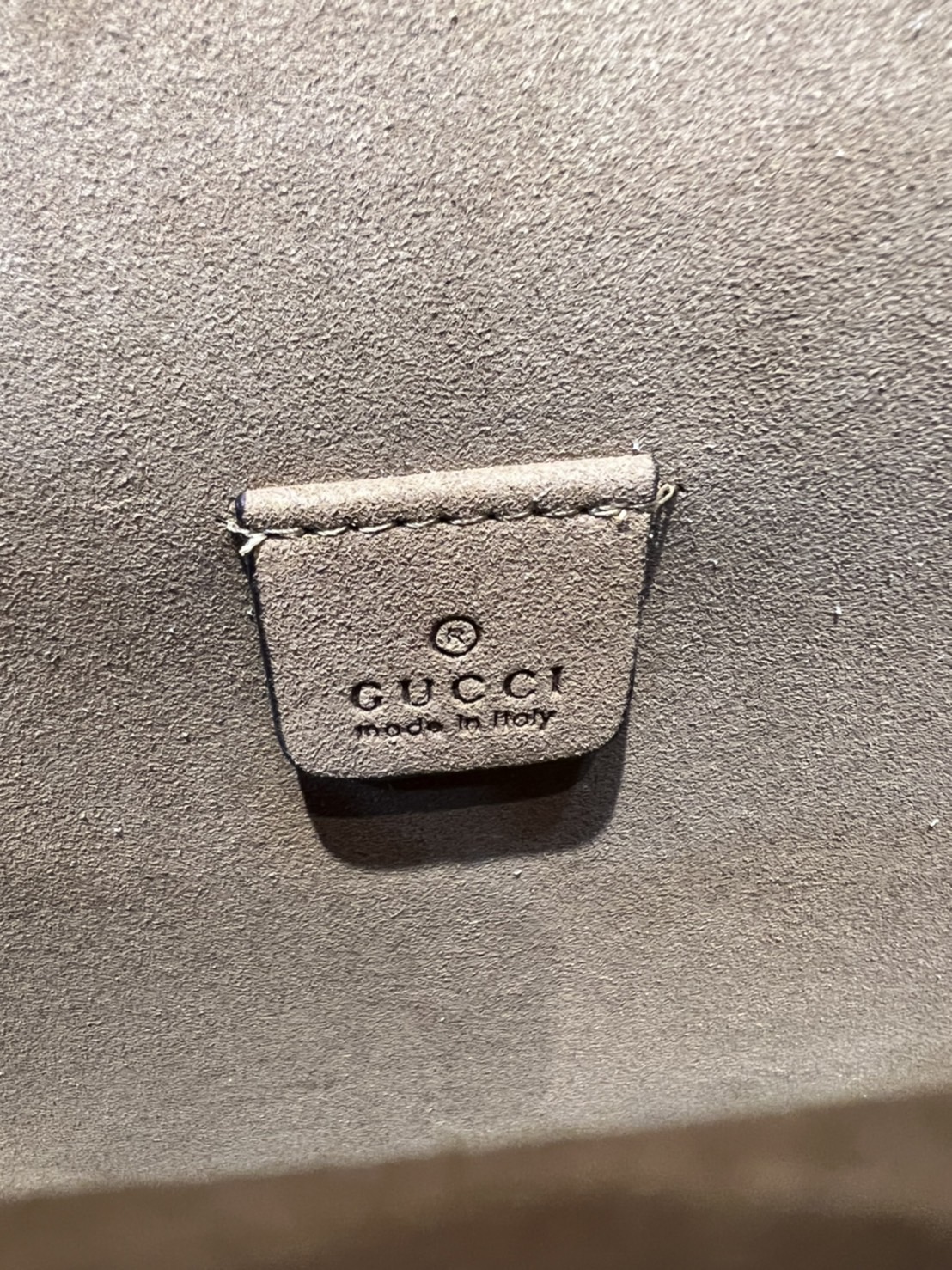 20CM / 7.5" หนังแท้ GUCCI Dionysus GG Supreme mini bag ฮอตไอเท็ม รุ่นนี้ขายดีขายหมด สวยหรู คุณหนู ผู้ดีมาก!! นานๆ มาจะมาน้าา รุ่นหายากค่ะ กระเป๋าสะพายข้าง ดีไซน์อยู่ทรง ขนาดกำลังสะดวกใช้สำหรับสาว วัสดุหนังแท้เต็มใบ ภายในแบ่งสัดส่วนได้เป็นอย่างดี งานจ