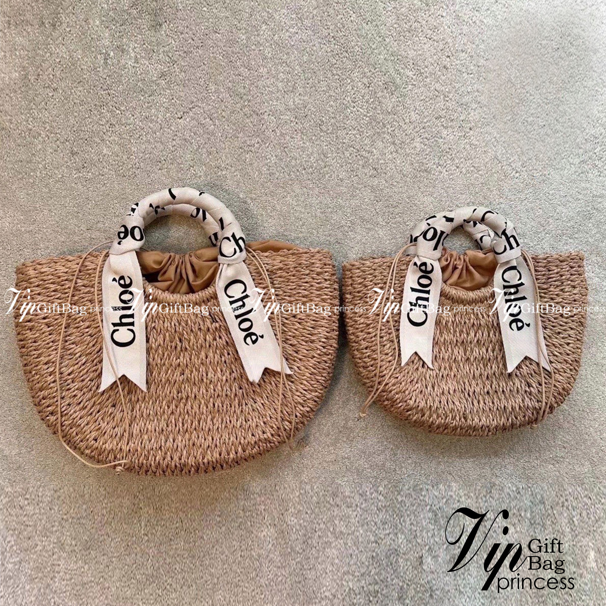Chloe Straw Handbag Summer Beach Weave กระเป๋าสานสไตล์มินิมอล ซับในผ้าอย่างดี มาพร้อมผ้าผูกหูกระเป๋า สวยลงตัวรุ่นนี้ไม่ควรพลาดน้า สวยปังไม่ไหว ภาพสินค้าถ่ายจากงานขายจริง น่ารักมากค่ะ