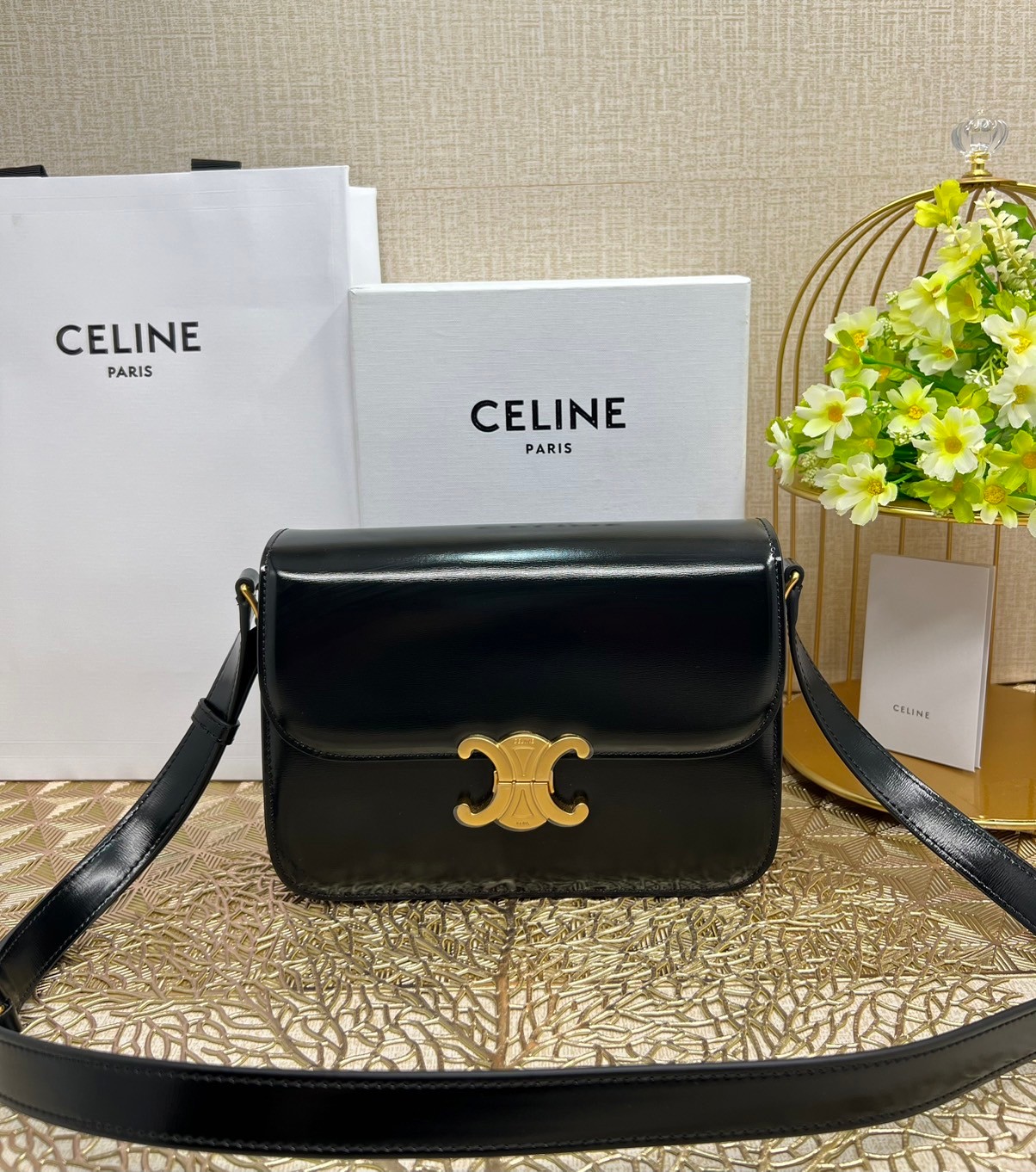 MEDIUM 22cm : CELINE CLASSIQUE TRIOMPHE BAG IN SHINY CALFSKIN / Celine Triomphe Bag / Celine Bag พร้อมส่ง 10 สี เกรดออริ 1:1 กระเป๋าแบรนด์หรูที่ควรมีแห่งปี