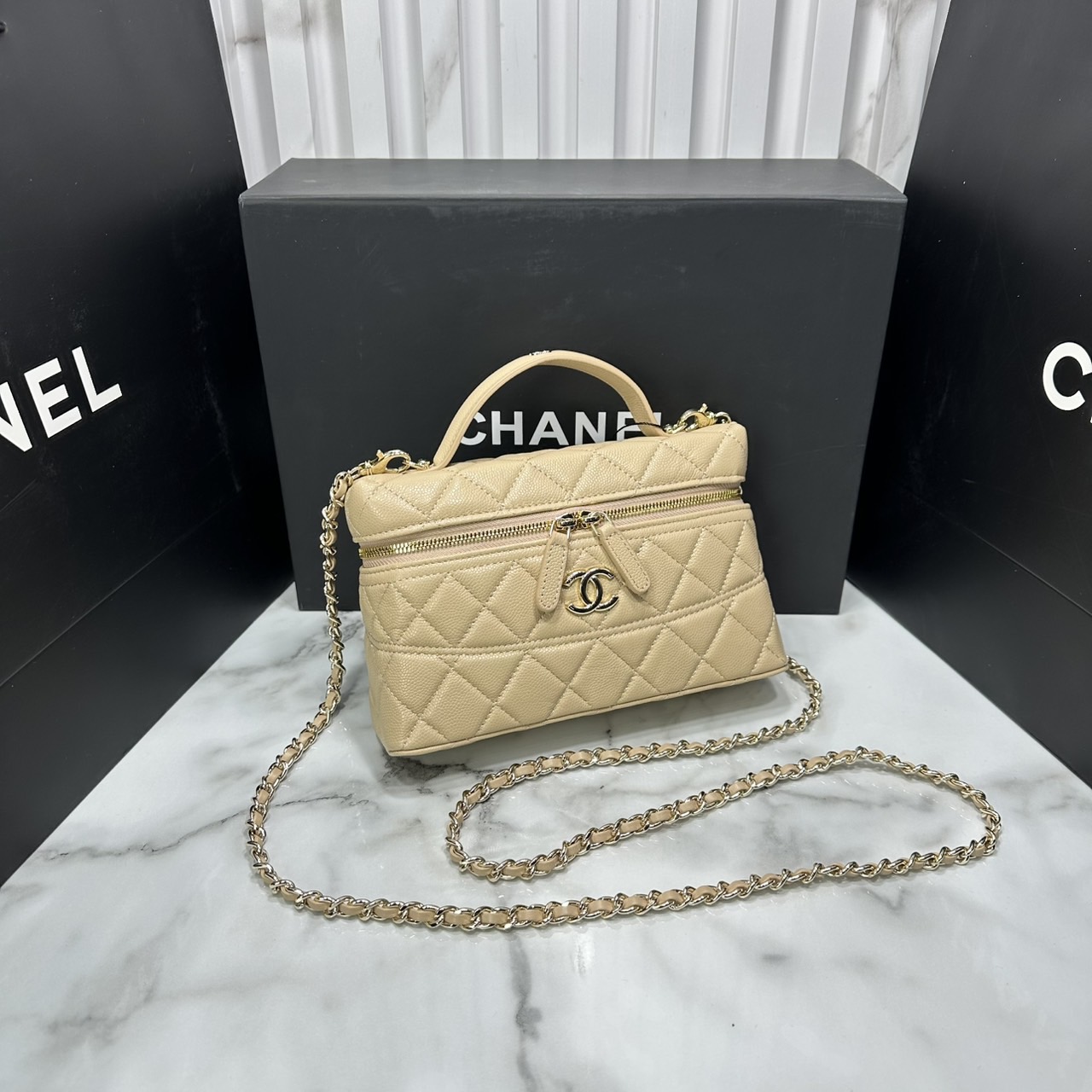 ORI หนังแท้ | CHANEL Long vanity with chain กระเป๋าสะพายรุ่นวานิตี้รุ่นใหม่ล่าสุด ดีไซน์ใหม่รูปทรงคลาสสิค หูจับแต่งโลโก้สวยหรู สายสะพายข้างเป็นโซ่ถอดได้