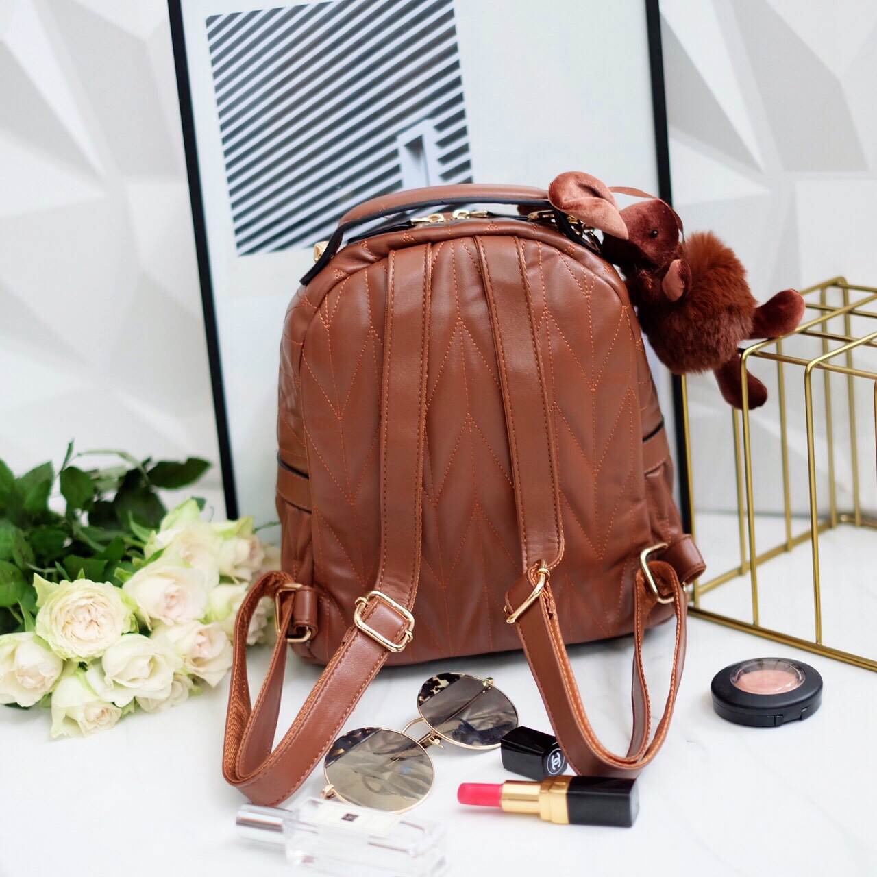 KEEP ' Paris ' backpack 🎒👟 เป้ หนังแกะแท้ ระดับตำนาน ที่ครองใจสาวๆ เป็นอันดับหนึ่ง งานดี งานคุ้ม ต้องใบนี้เลย =>> กระเป๋า หนังแกะแท้เนื้อดี งาน handmade เย็บแบบฝีมือต่อฝีมือ เพิ่อให้ได้ใบนี้ =>> ตัวกระเป๋าน้ำหนักเบา ด