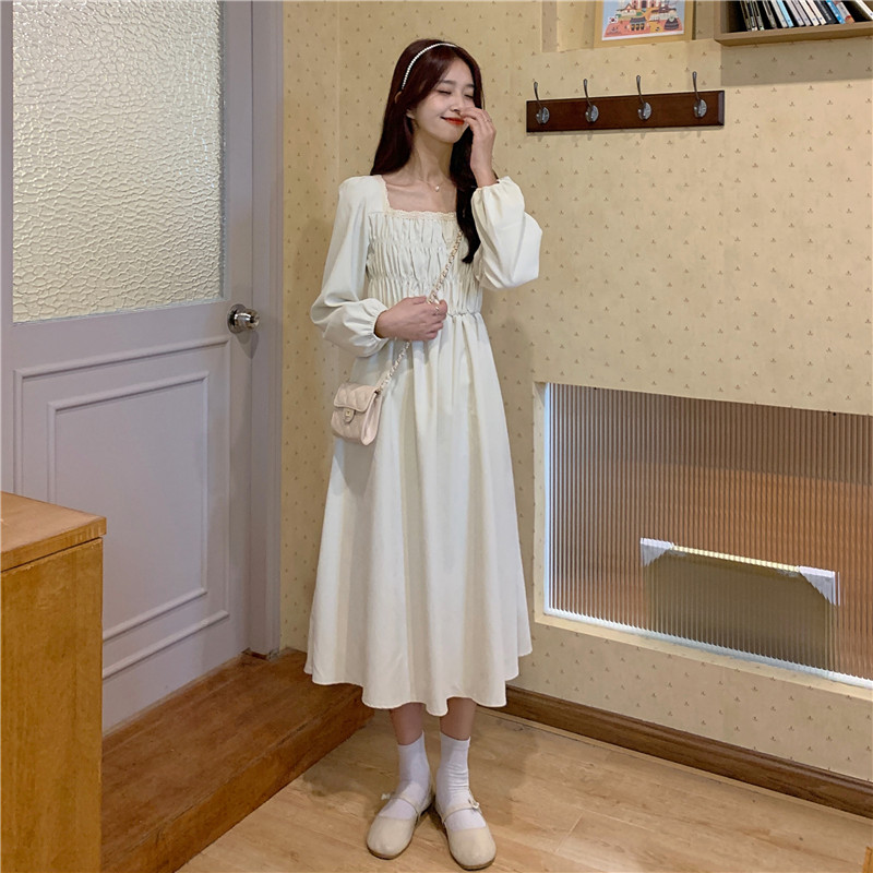 พร้อมส่ง 🐰 Cute autumn dress เดรสคอเหลี่ยมแขนยาวคอเสื้อแต่งฉลุ สีเบจ (IN31393)