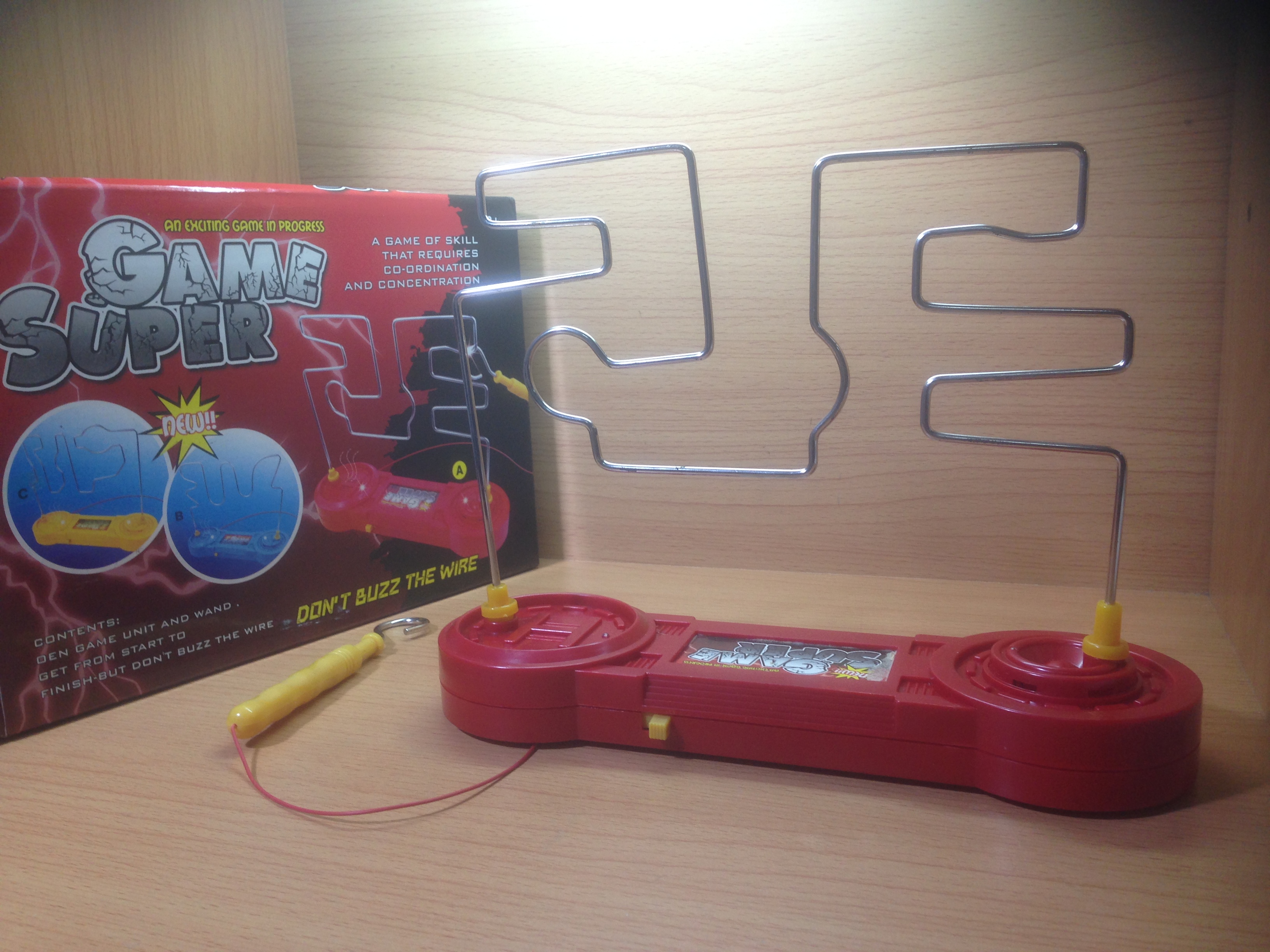 เกมขดลวดไฟฟ้าทดสอบสมาธิ Don't Buzz the wire