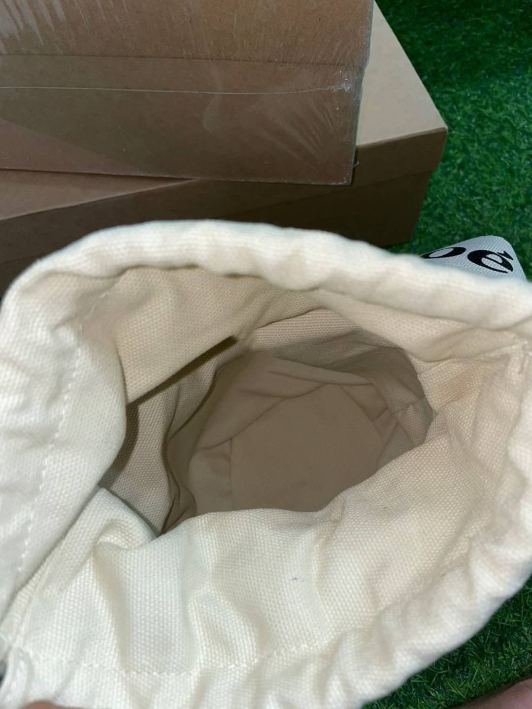 Chole’ small woody basket กระเป๋าทรงตะกร้าเก๋ๆ ชิคๆ สามารถสะพายข้างเป็นcrossbody และ ถือเก๋ๆก็ได้ ภายในโล่ง น่ารักไม่เหมือนใคร ใครยังไม่มีต้องจัดสักใบแล้วนะคะ