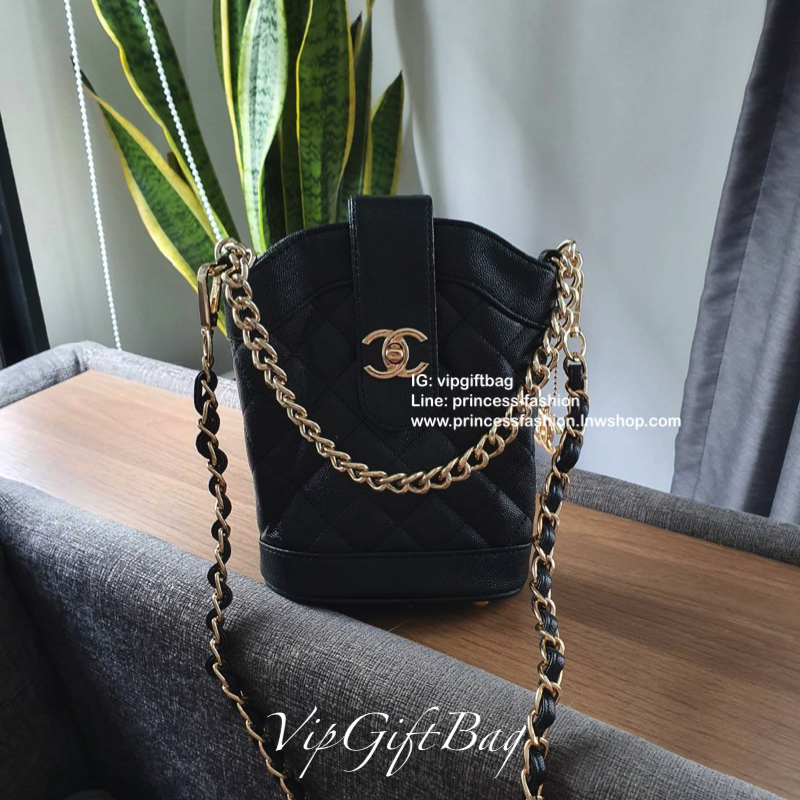 กระเป๋า Chanel Mini Crossbody Twist bag with gold chain