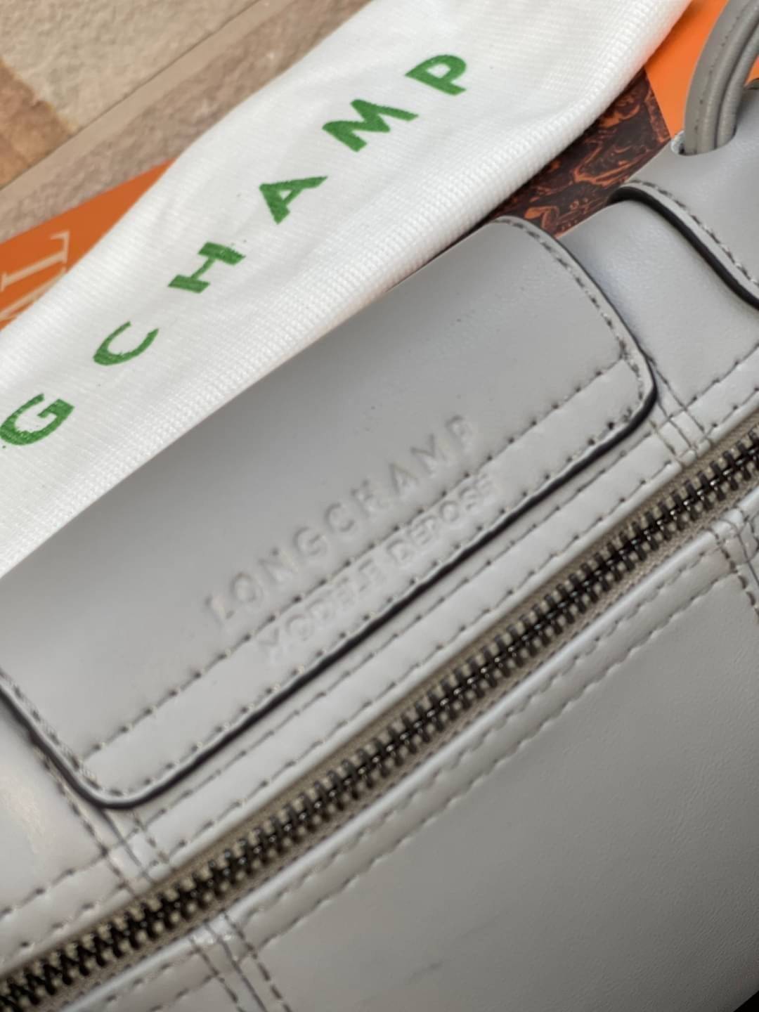 Longchamp Le Pliage Cuir Crossbody Bag อีกหนึ่งคอลเลคชั่น Le Pliage Cuir หนึ่งในตระกูลกระเป๋าสุดไอคอนิก